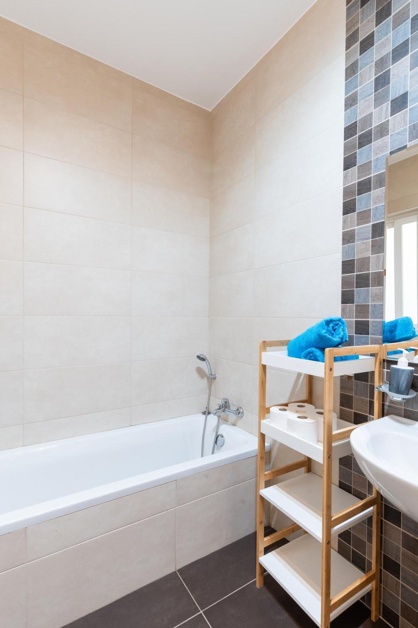 2 Bedroom In Central St Julians Prime Location In Paceville Apt 3 By Vaganza Saint Julian's Екстер'єр фото