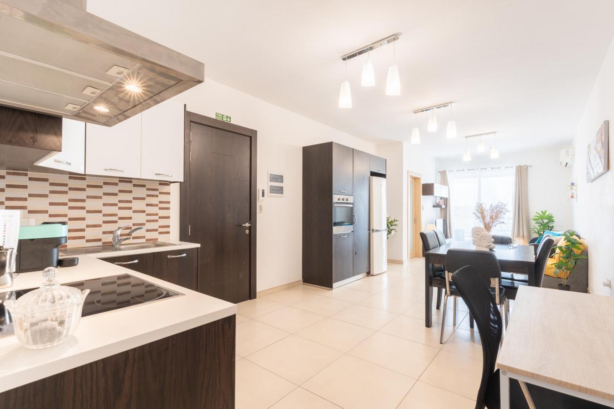 2 Bedroom In Central St Julians Prime Location In Paceville Apt 3 By Vaganza Saint Julian's Екстер'єр фото