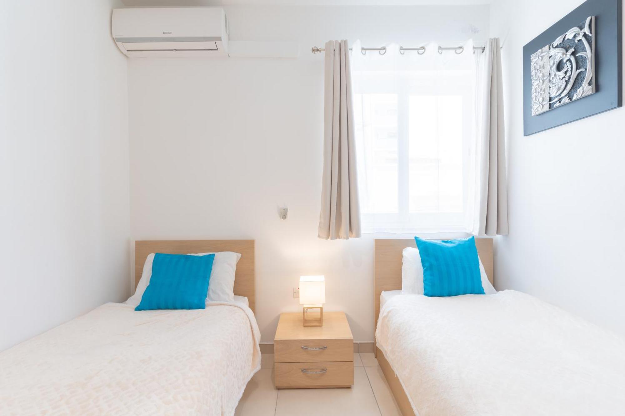 2 Bedroom In Central St Julians Prime Location In Paceville Apt 3 By Vaganza Saint Julian's Екстер'єр фото