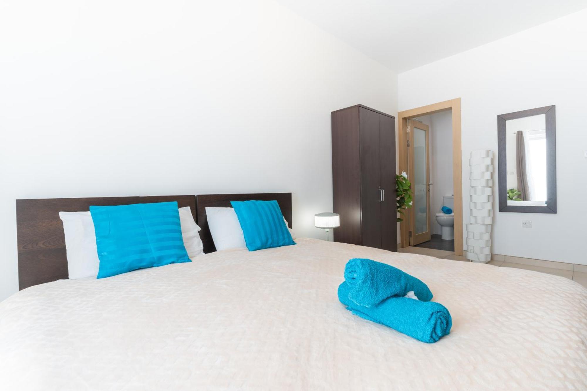 2 Bedroom In Central St Julians Prime Location In Paceville Apt 3 By Vaganza Saint Julian's Екстер'єр фото