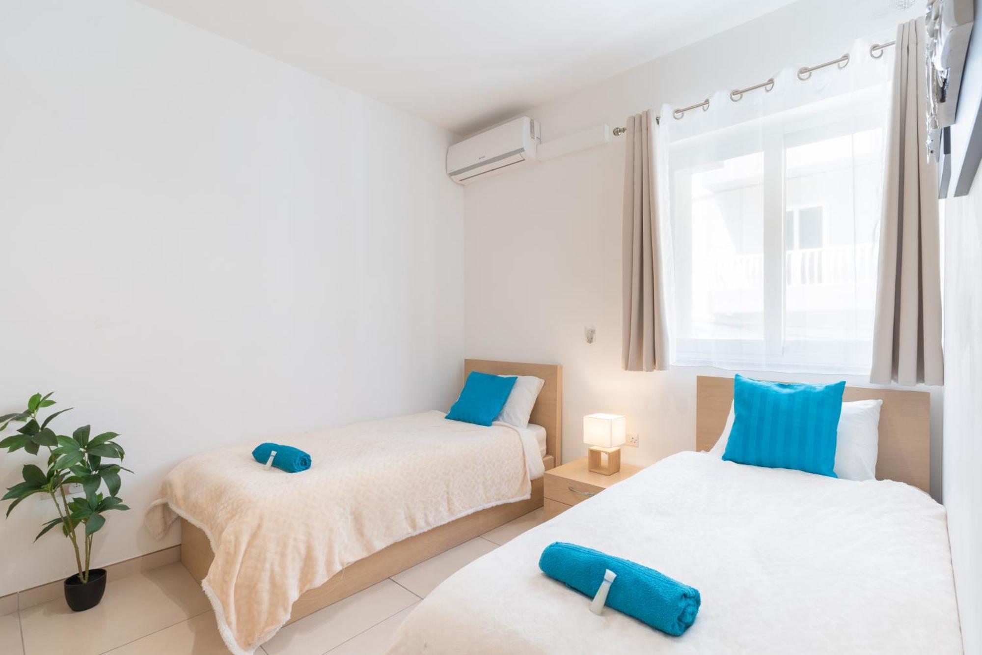 2 Bedroom In Central St Julians Prime Location In Paceville Apt 3 By Vaganza Saint Julian's Екстер'єр фото